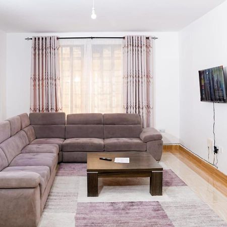 Lake Breeze Apartments Naivasha Esterno foto