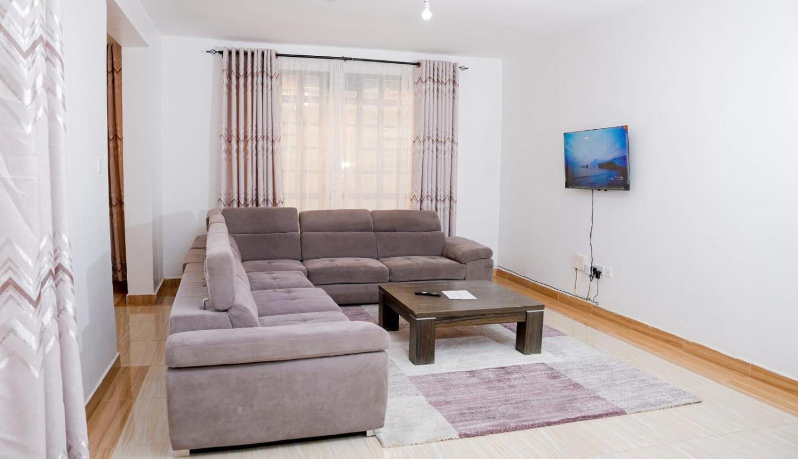 Lake Breeze Apartments Naivasha Esterno foto